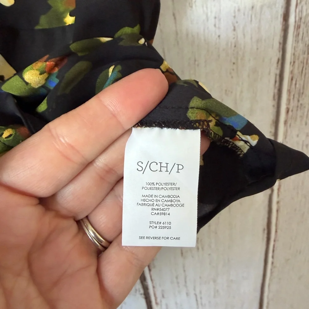 CAbi Flamo Floral Sleeveless Button Front V-Neck Blouse - Small - Picture 3 of 4